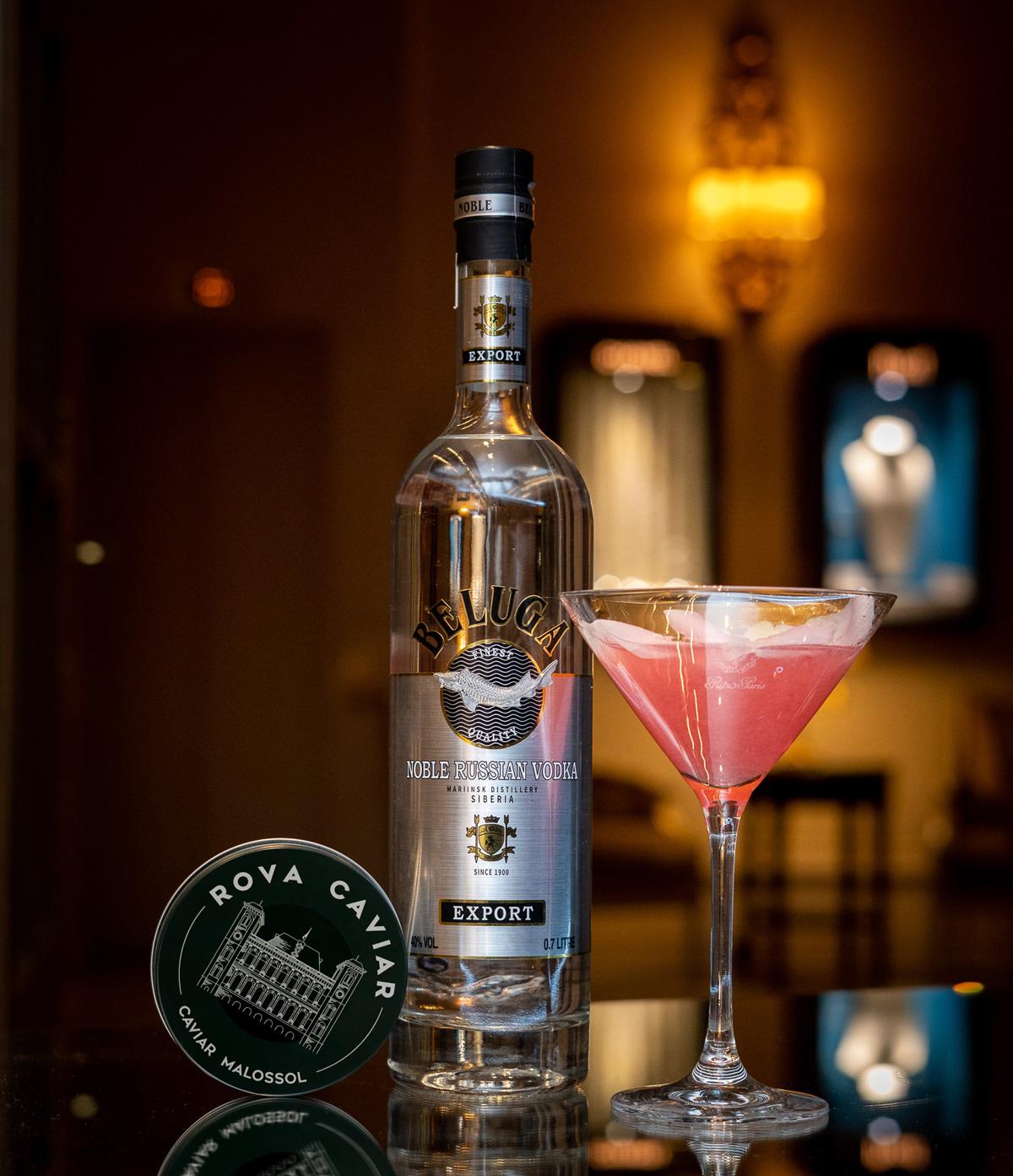Cocktail tasting with Beluga Vodka and caviar box