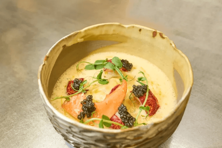 Recette de raviole de crabe et caviar Rova