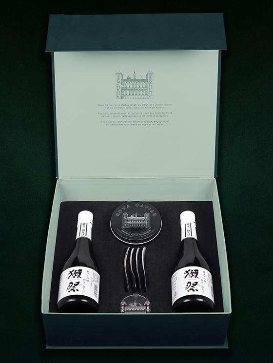 Coffret cadeau saké et caviar vue de face